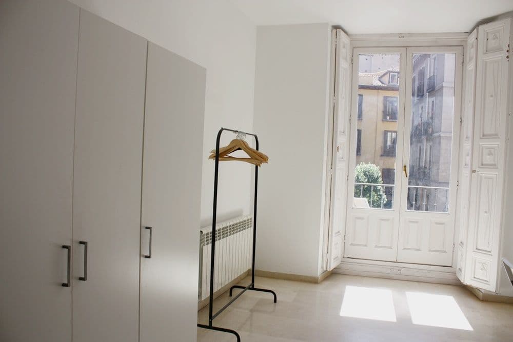 Private room in Madrid photo 3