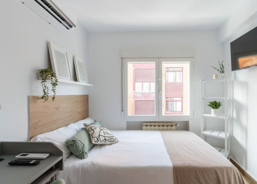 Private room in Madrid photo 3
