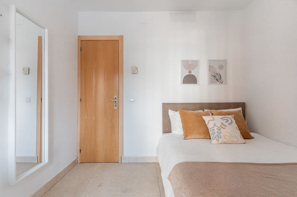 Private room in Madrid photo 4
