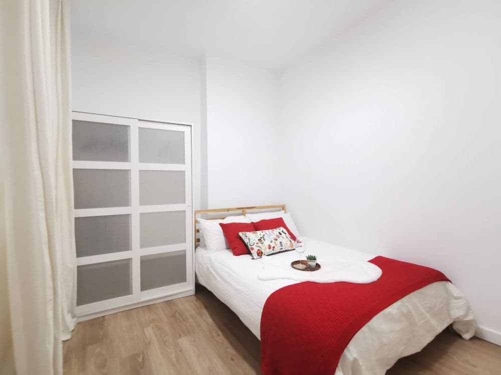 Private room in Madrid photo 4