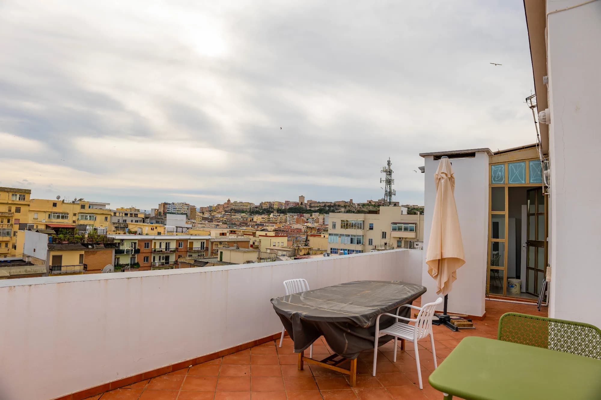 Stanza privata a Cagliari photo 2